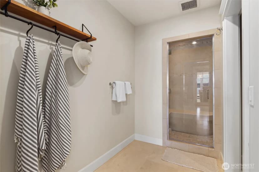 Property photo for 12705 Holmes Point Drive Ne, Kirkland photo 28
