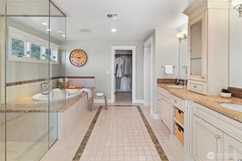 Property photo for 12705 Holmes Point Drive Ne, Kirkland photo 13