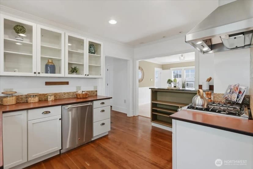 Property photo for 1828 Ne Ravenna Boulevard, Seattle photo 8