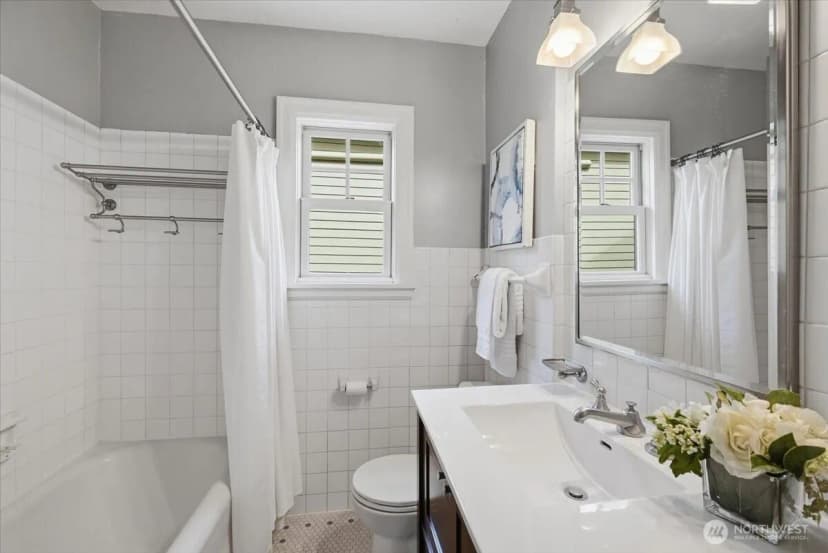 Property photo for 1828 Ne Ravenna Boulevard, Seattle photo 12