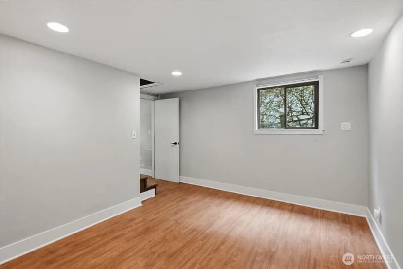 Property photo for 1828 Ne Ravenna Boulevard, Seattle photo 32