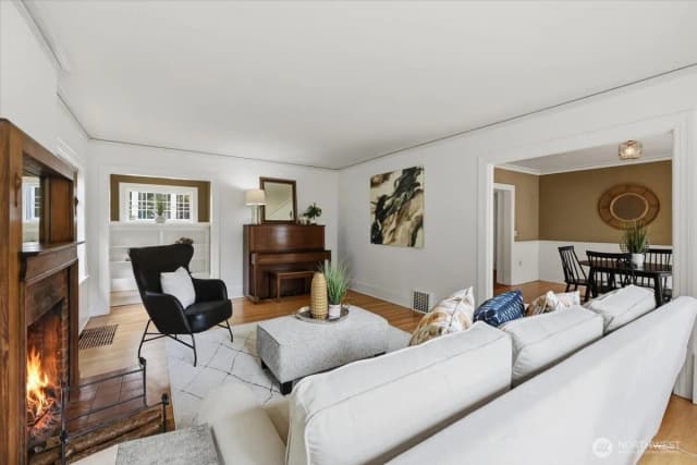 Property photo for 1828 Ne Ravenna Boulevard, Seattle photo 4