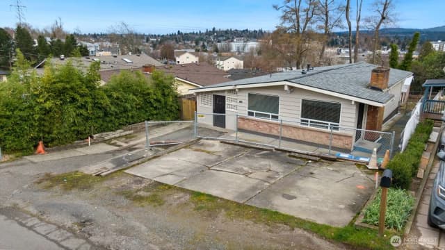 Property photo for 7226 33rd Avenue S, Seattle photo 3