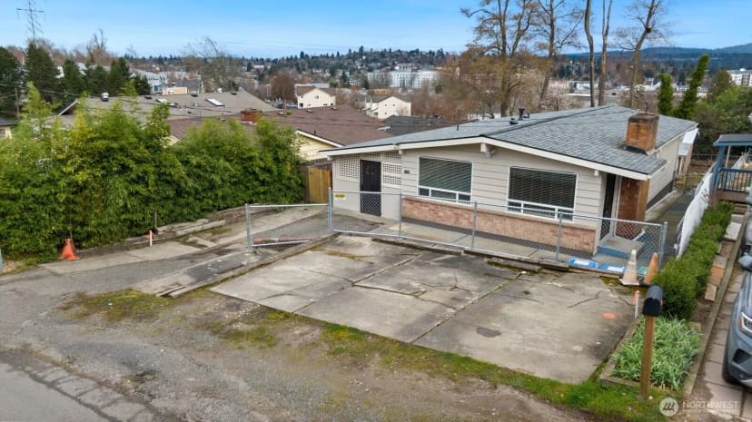 Property photo for 7226 33rd Avenue S, Seattle photo 3