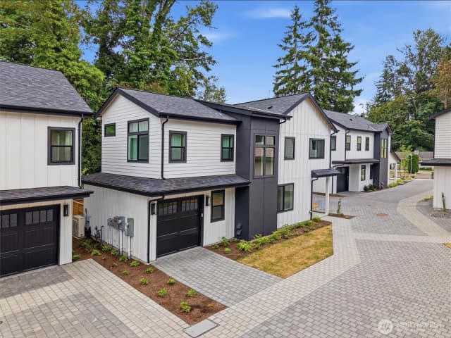 Property photo for 9012 124th Lane Ne, Kirkland photo 2