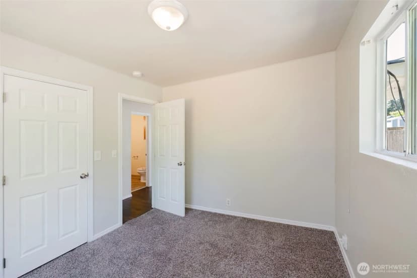 Property photo for 1141 West Avenue, Port Orchard photo 14