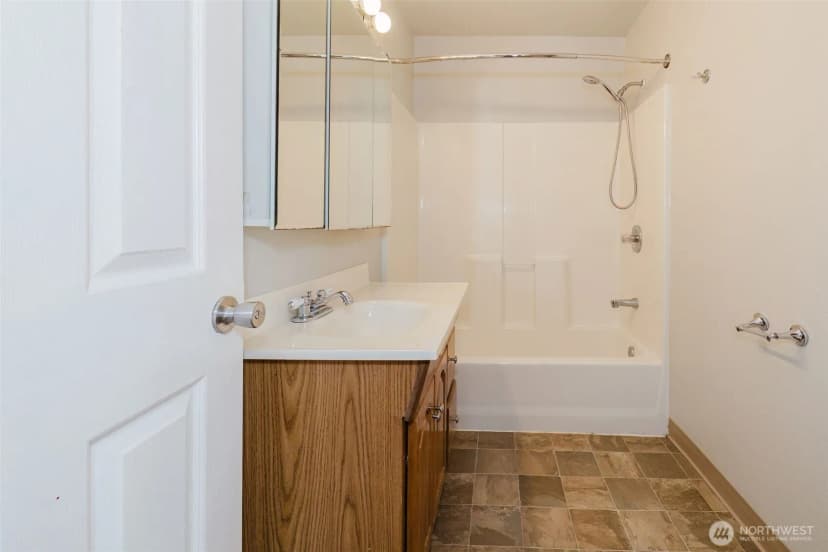 Property photo for 1141 West Avenue, Port Orchard photo 16