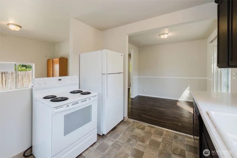 Property photo for 1141 West Avenue, Port Orchard photo 11