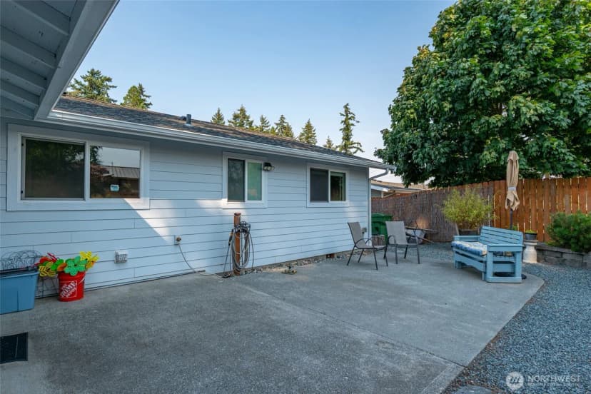 Property photo for 1925 Ne 8th Avenue, Oak Harbor photo 27