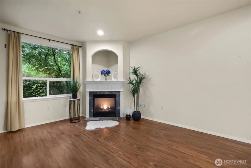 Property photo for 12530 Admiralty Way #k102, Everett photo 3