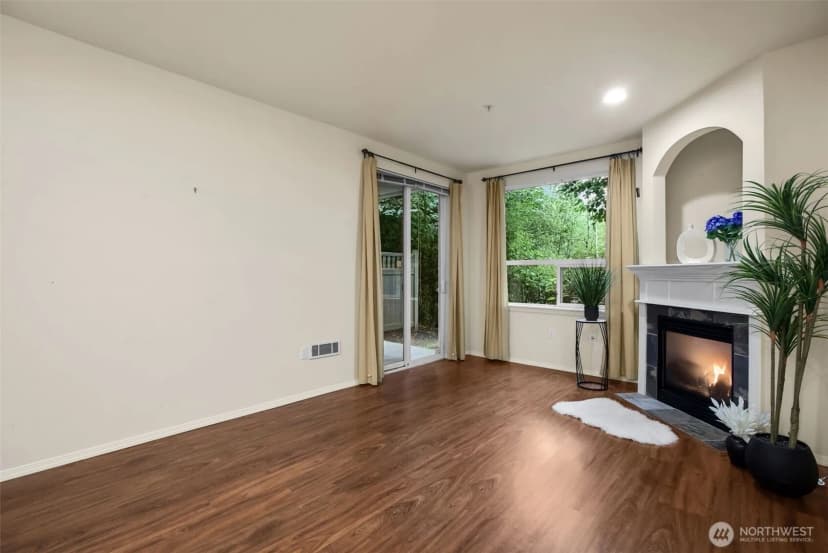 Property photo for 12530 Admiralty Way #k102, Everett photo 6