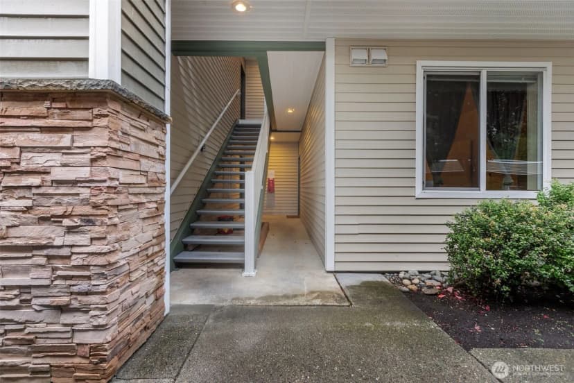 Property photo for 12530 Admiralty Way #k102, Everett photo 37