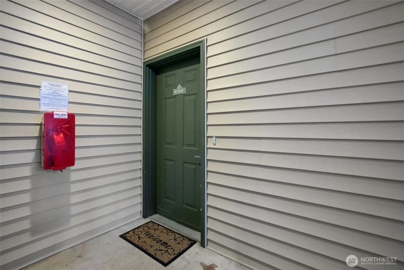 Property photo for 12530 Admiralty Way #k102, Everett photo 2