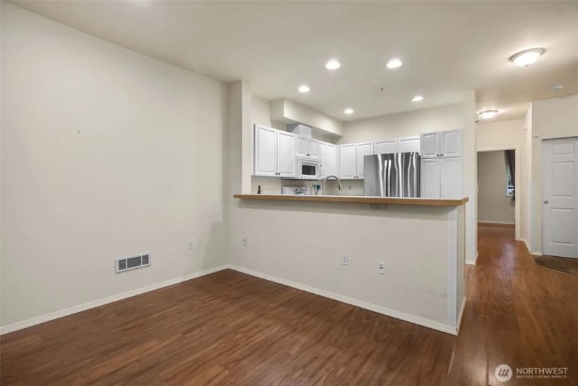 Property photo for 12530 Admiralty Way #k102, Everett photo 10