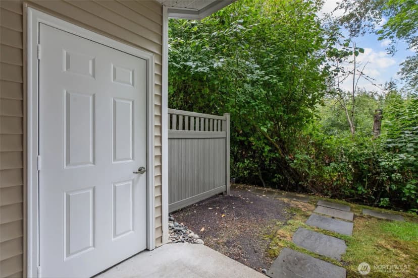 Property photo for 12530 Admiralty Way #k102, Everett photo 31