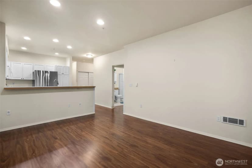 Property photo for 12530 Admiralty Way #k102, Everett photo 5