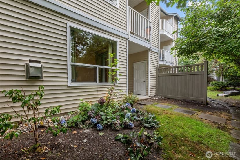 Property photo for 12530 Admiralty Way #k102, Everett photo 36