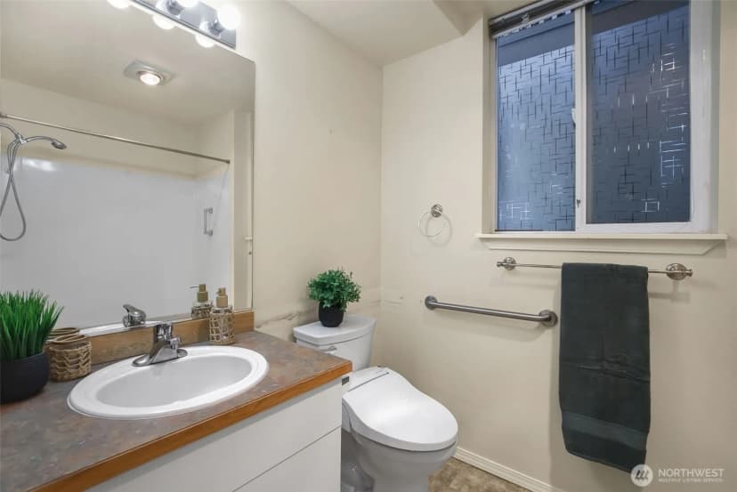 Property photo for 12530 Admiralty Way #k102, Everett photo 28