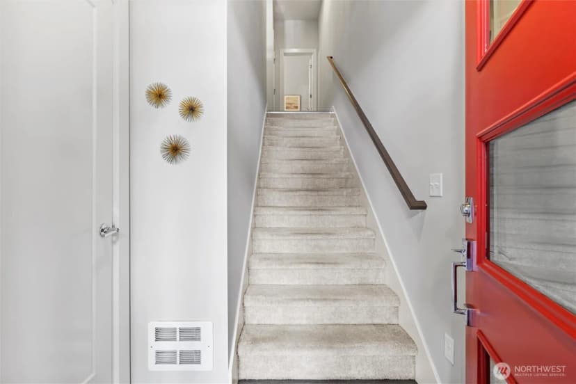 Property photo for 6861 Ne 170th Street #103, Kenmore photo 4