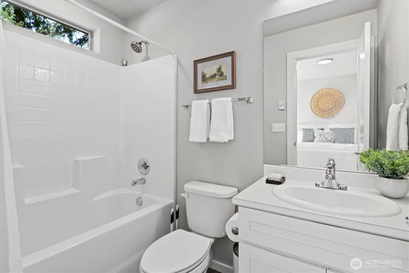 Property photo for 6861 Ne 170th Street #103, Kenmore photo 25