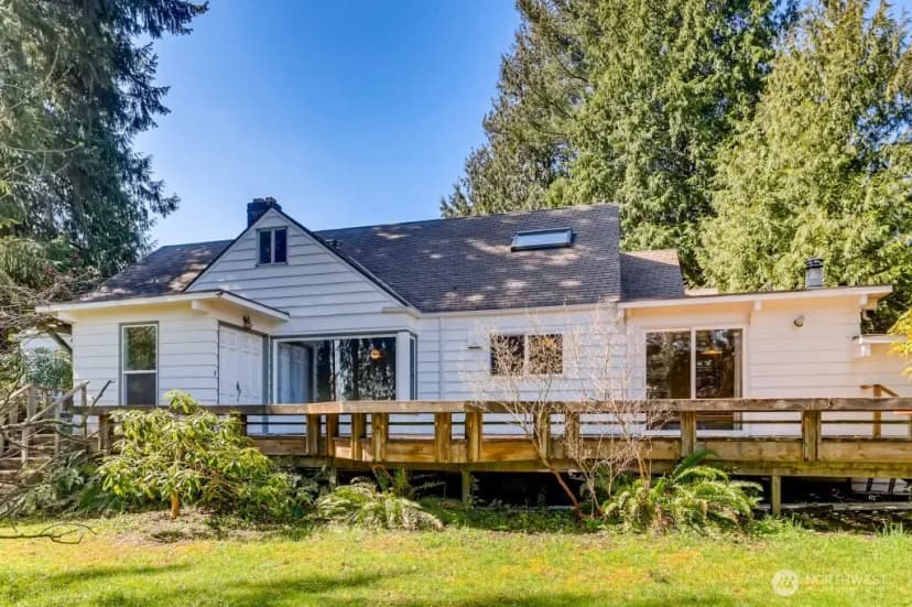 Property photo for 9813 Ne 21st Street, Bellevue photo 4