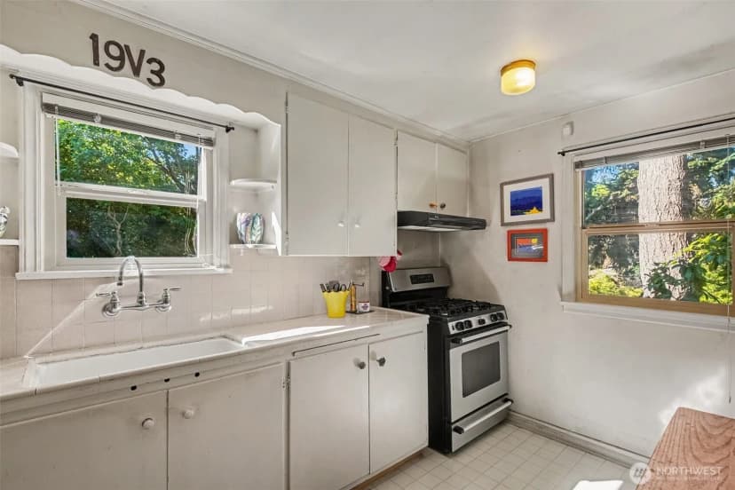 Property photo for 4320 31st Avenue W, Seattle photo 13