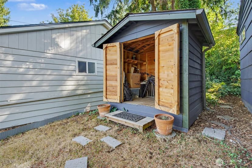 Property photo for 4320 31st Avenue W, Seattle photo 22