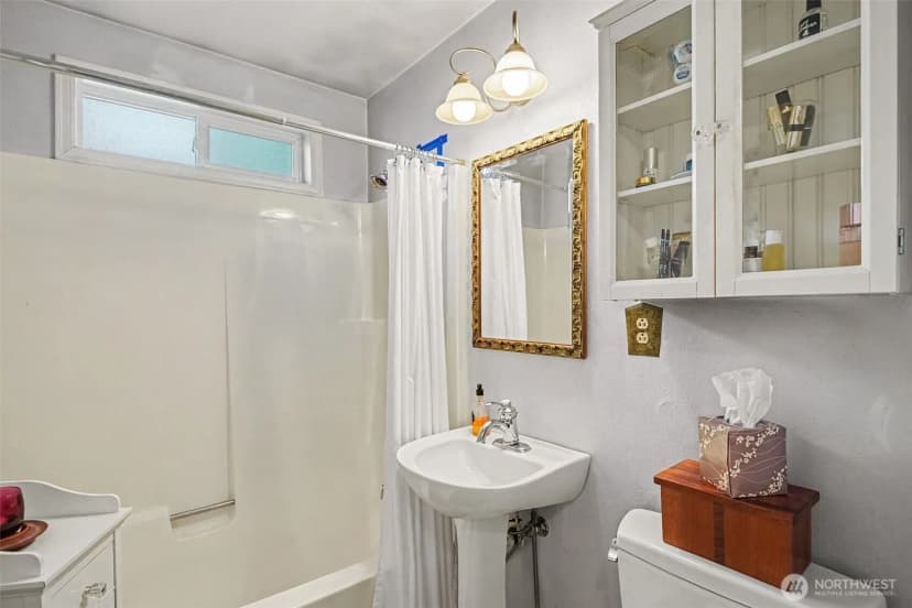 Property photo for 4320 31st Avenue W, Seattle photo 16