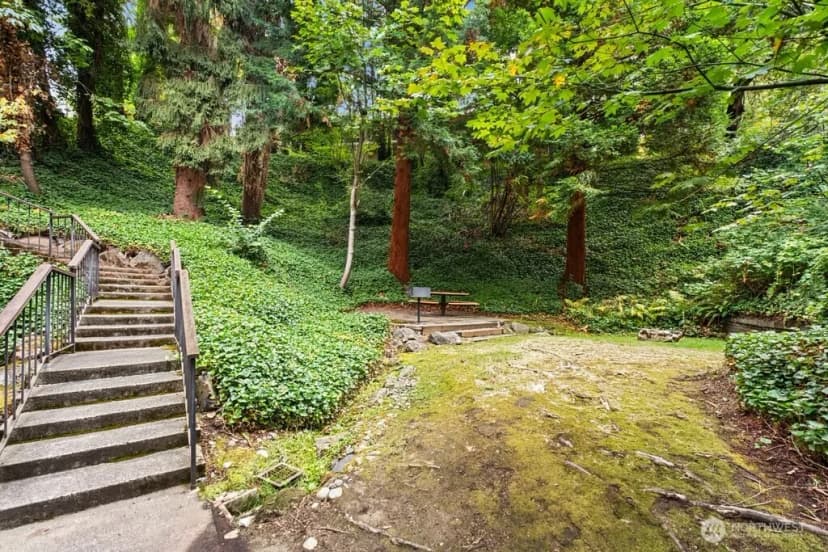 Property photo for 136 Summit Avenue N #b8, Kent photo 24