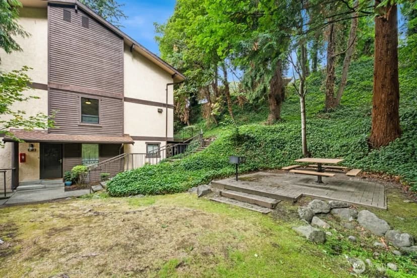 Property photo for 136 Summit Avenue N #b8, Kent photo 25