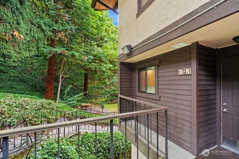 Property photo for 136 Summit Avenue N #b8, Kent photo 23