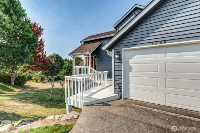 Property photo for 7500 76th Place Ne, Marysville photo 4