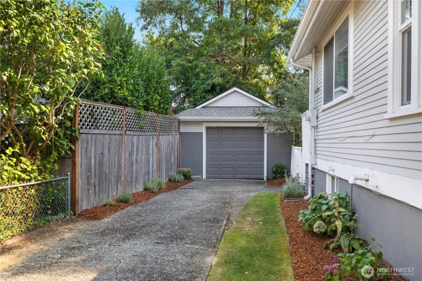 Property photo for 1612 Capitol Way S, Olympia photo 26