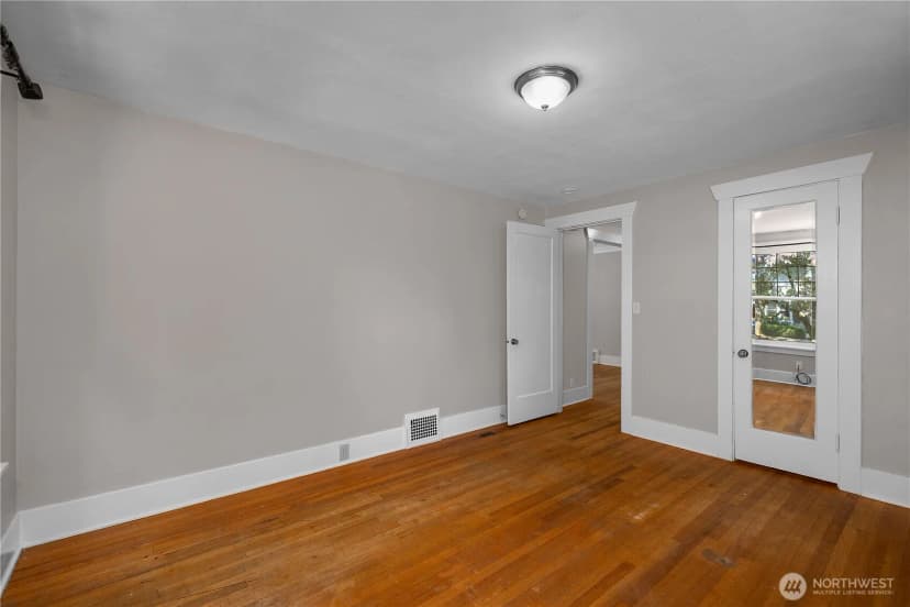 Property photo for 1612 Capitol Way S, Olympia photo 12