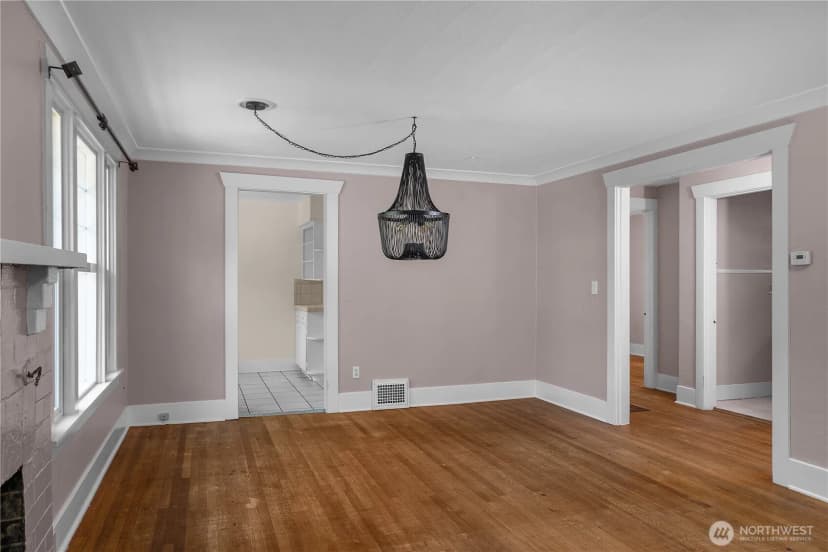Property photo for 1612 Capitol Way S, Olympia photo 4