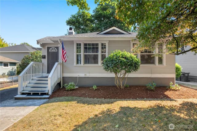 Property photo for 1612 Capitol Way S, Olympia photo 2