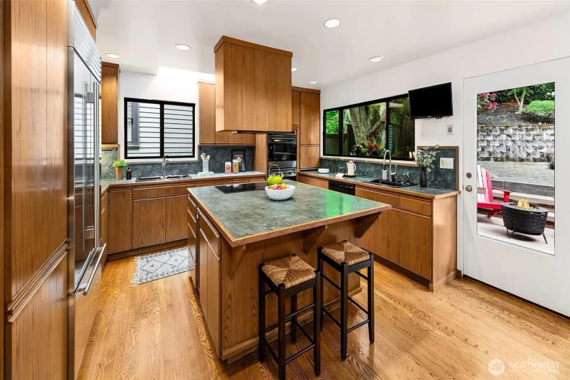 Property photo for 1259 23rd Avenue E, Seattle photo 6
