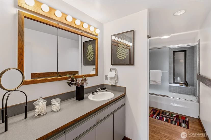 Property photo for 1259 23rd Avenue E, Seattle photo 14
