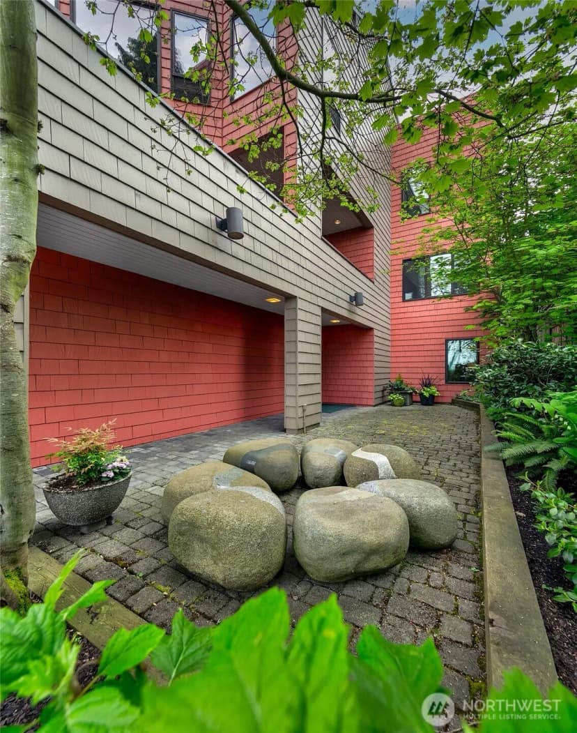 Property photo for 1259 23rd Avenue E, Seattle photo 34