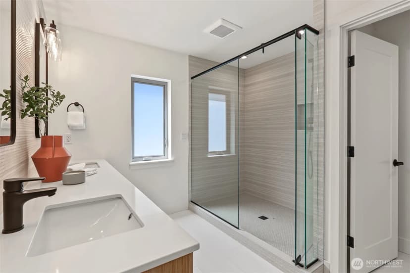 Property photo for 11249 108th Avenue Ne, Kirkland photo 26