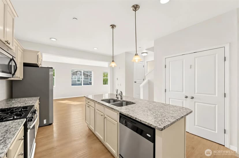 Property photo for 10715 Ross Road #c, Bothell photo 7