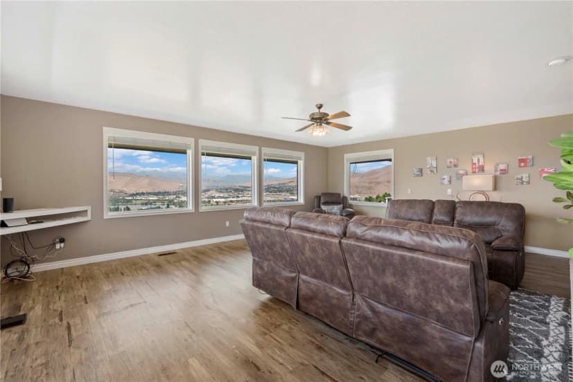 Property photo for 3131 35th Street Ne, East Wenatchee photo 8