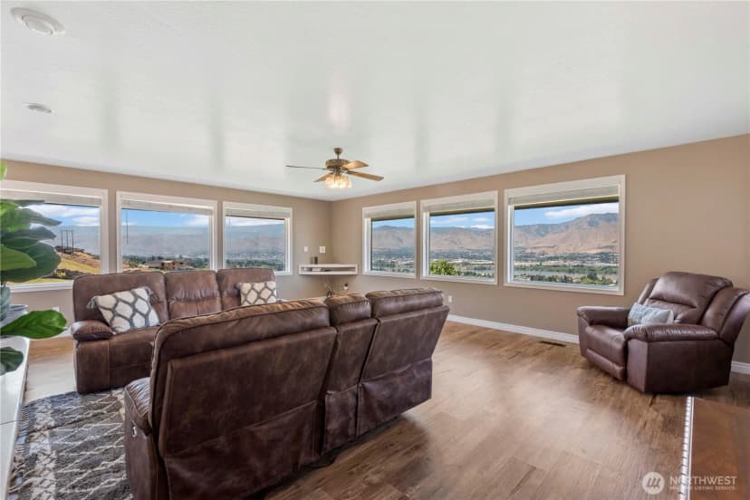 Property photo for 3131 35th Street Ne, East Wenatchee photo 10