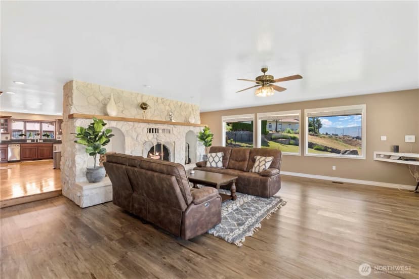 Property photo for 3131 35th Street Ne, East Wenatchee photo 9