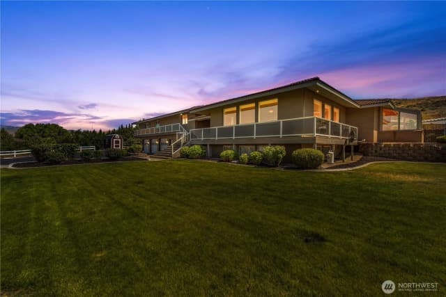 Property photo for 3131 35th Street Ne, East Wenatchee