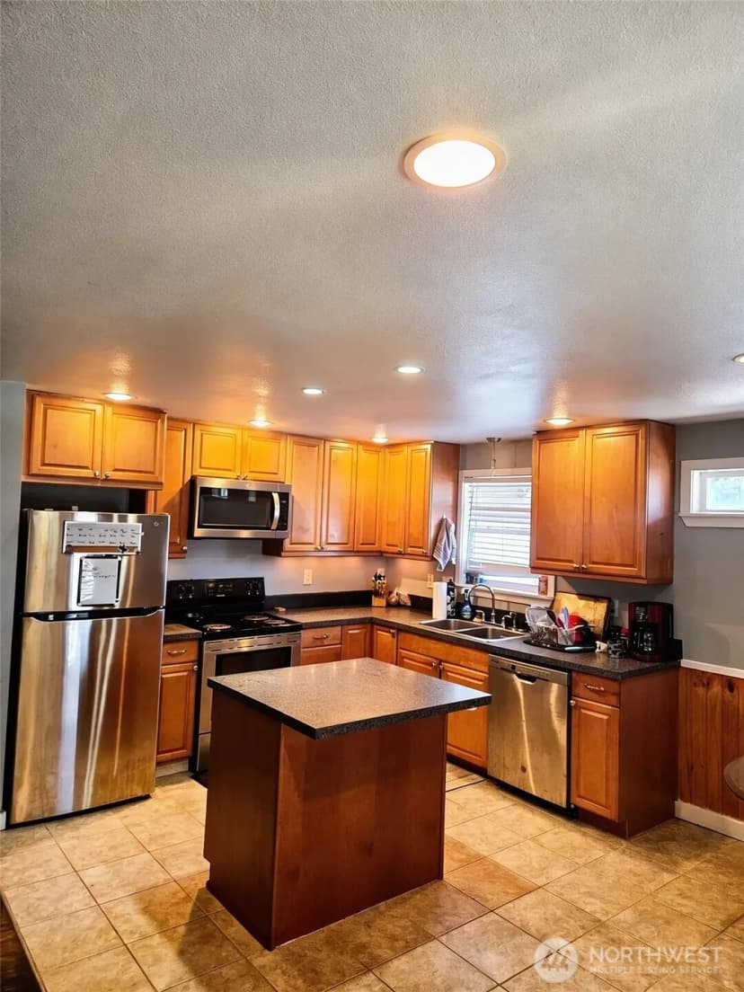 Property photo for 2000 E Highland Avenue, Mount Vernon photo 4