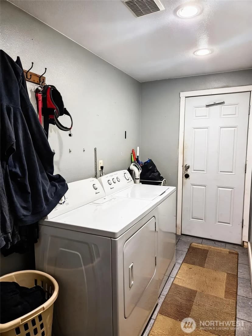 Property photo for 2000 E Highland Avenue, Mount Vernon photo 13