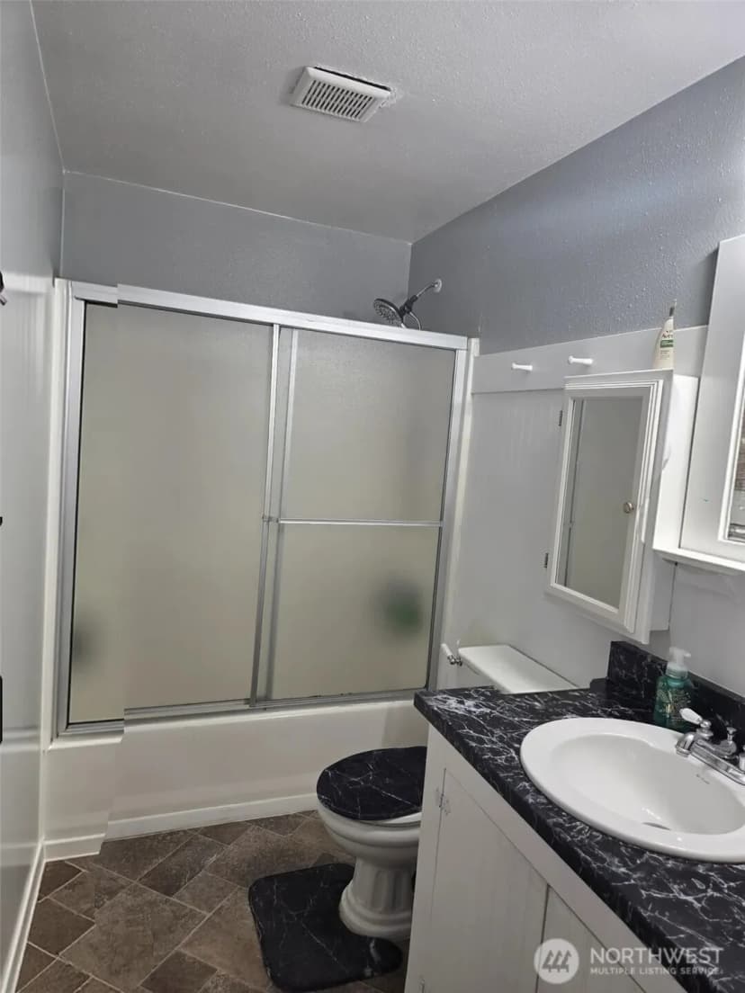 Property photo for 2000 E Highland Avenue, Mount Vernon photo 11