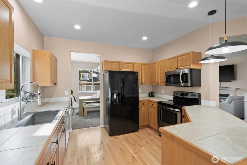 Property photo for 16850 164th Way Se, Renton photo 14
