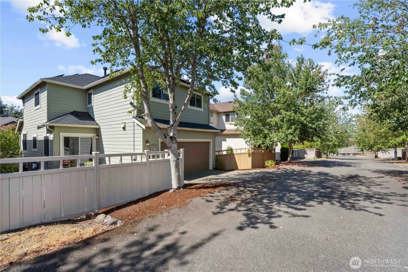 Property photo for 16850 164th Way Se, Renton photo 31